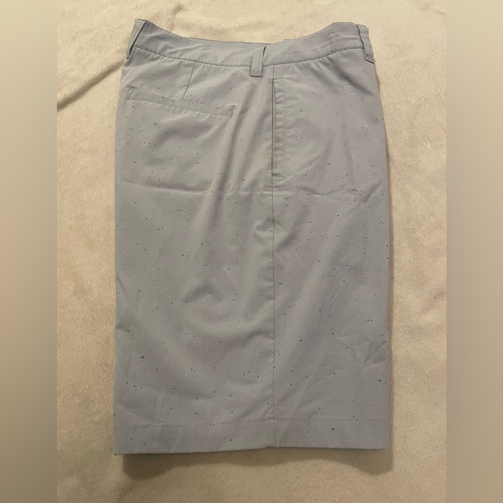 Travis Mathew men’s shorts Light Blue with specks